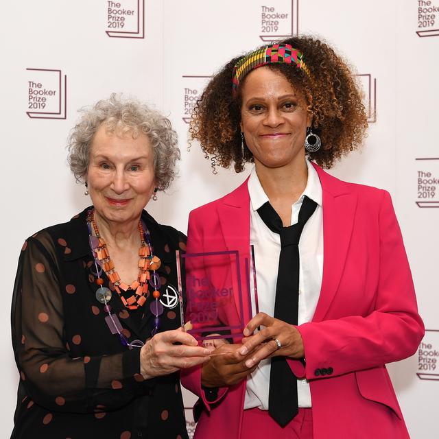 Margaret Atwood et Bernardine Evaristo ont reçu le Booker Prize 2019. [Keystone - Andy Rain]