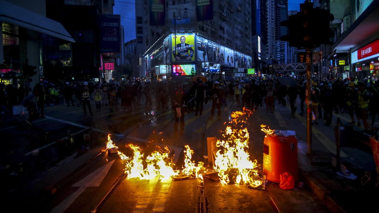 Nouvelles violences lors de manifestations à Hong Kong [Keystone/EPA - Miguel Candela]