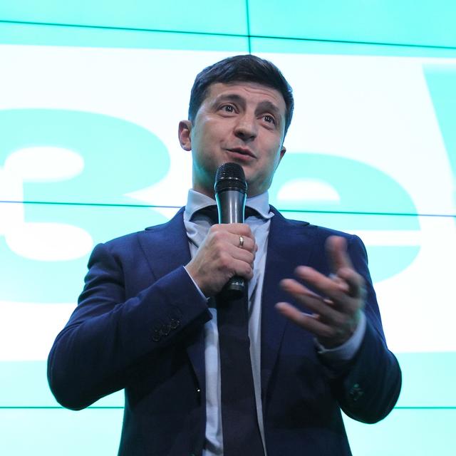 Le comédien Volodymir Zelensky arrive en tête de la présidentielle ukrainienne. [Keystone - EPA/Stepan Franko]