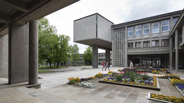 L'Université de Fribourg aborde l'environnement aussi sous l'oeil de l'éthique. [Keystone - Gaëtan Bally]