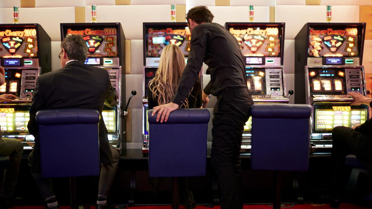 Des machines à sous au plus grand casino de Suisse à Zurich. [Gaetan Bally - Keystone]