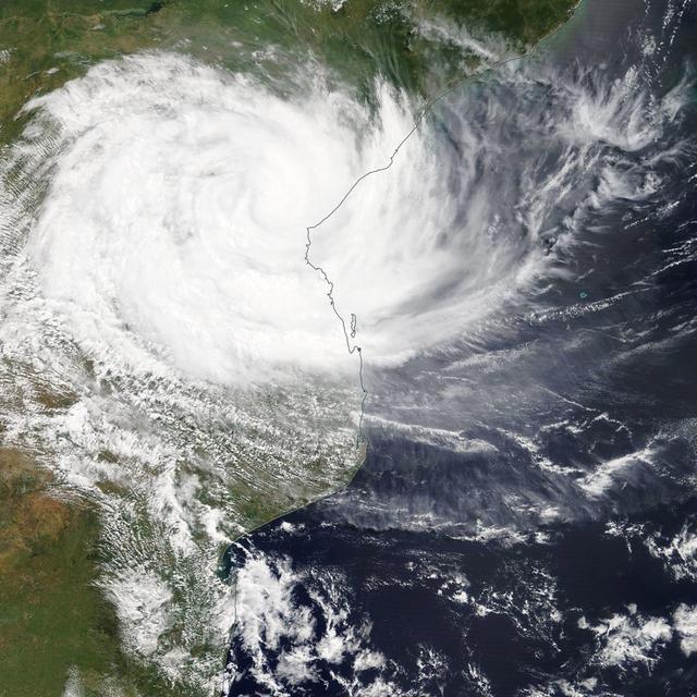 Les images satellite de la NASA montrent l'importance du cyclone Idai quand il a touché les côtes du Mozambique. [Keystone/EPA/NASA Worldview]