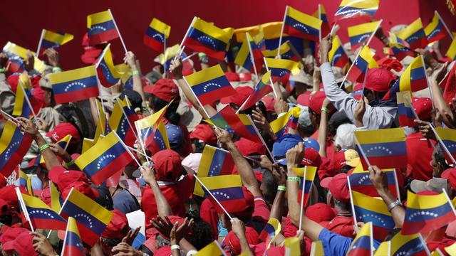 Des supporters de Nicolas Maduro manifestent à Caracas, le 2 février 2019. [AP Photo/Keystone - Ariana Cubillos]