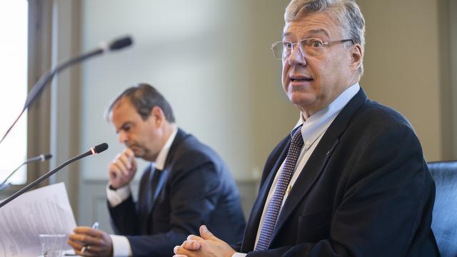 Le conseiller aux Etats Filippo Lombardi (droite) et le président du PDC Gerhard Pfister (gauche). Photo d'illustration, Berne, le 28 septembre 2018. [Keystone - Anthony Anex]