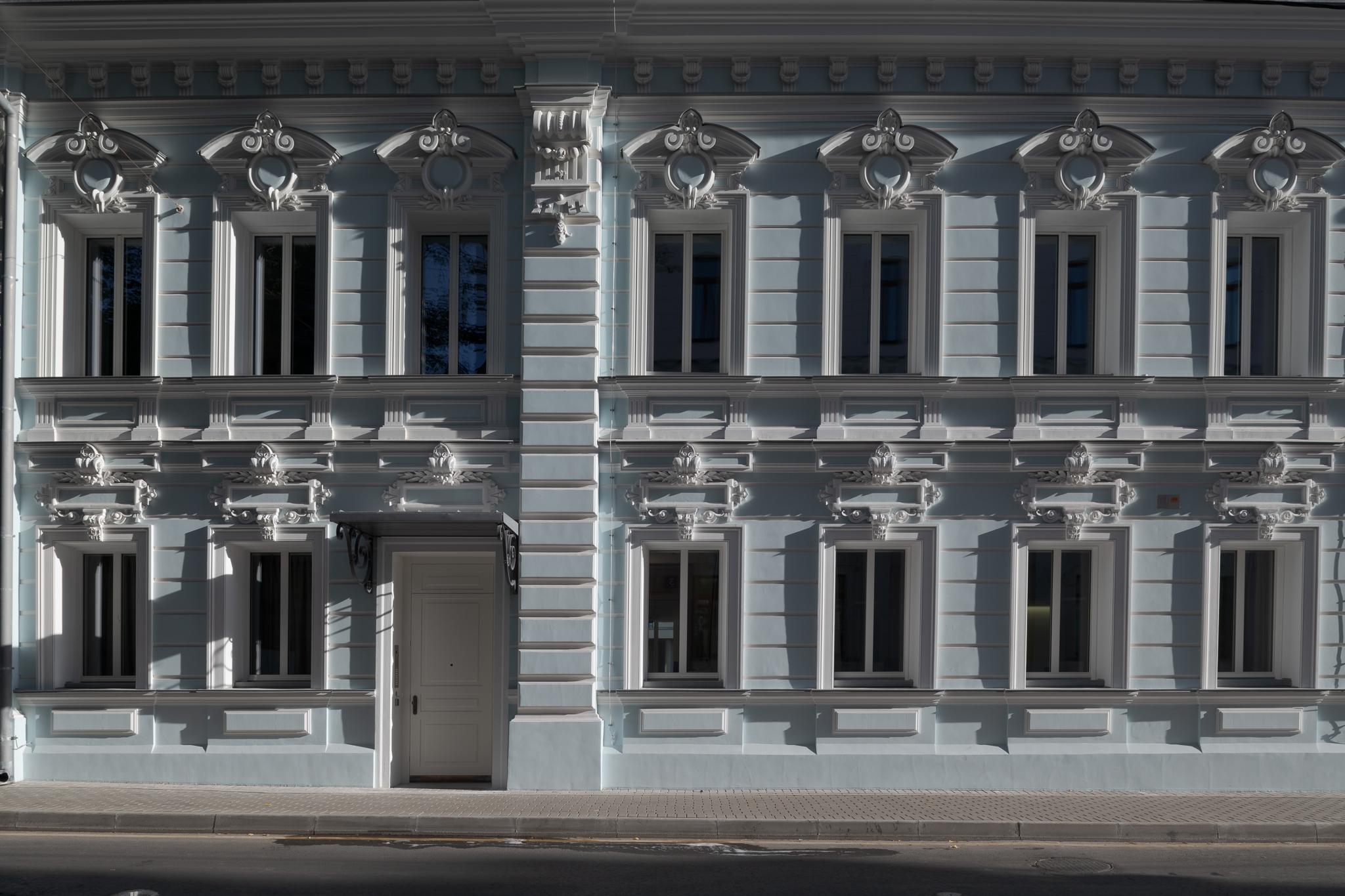 La façade historique de l'Ambassade de Suisse à Moscou a été entièrement rénovée. [Embassy of Switzerland in Russia - Yuri Palmin]