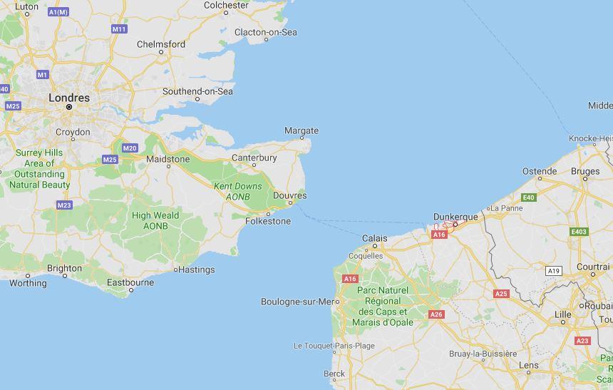 La Manche fait une largeur de 34 kilomètres à son point le plus étroit, entre la France et l'Angleterre. [Google Maps - Capture d'écran]
