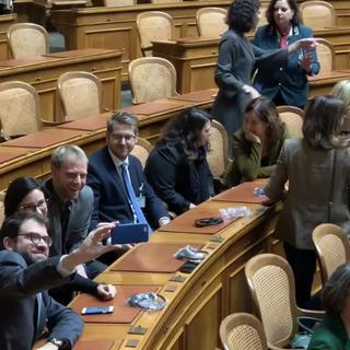 Plusieurs dizaines de nouveaux parlementaires ont participé à la journée d'accueil au Parlement fédéral. [RTS - Mathieu Henderson]