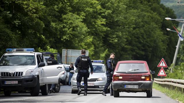 Une opération de police visant le crime organisé a suscité une montée de tension dans les secteurs serbes du Kosovo. [Keystone - EPA/STRINGER]