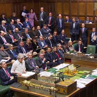 Theresa May a défendu son accord de Brexit devant la Chambre des communes. [AFP/PRU]