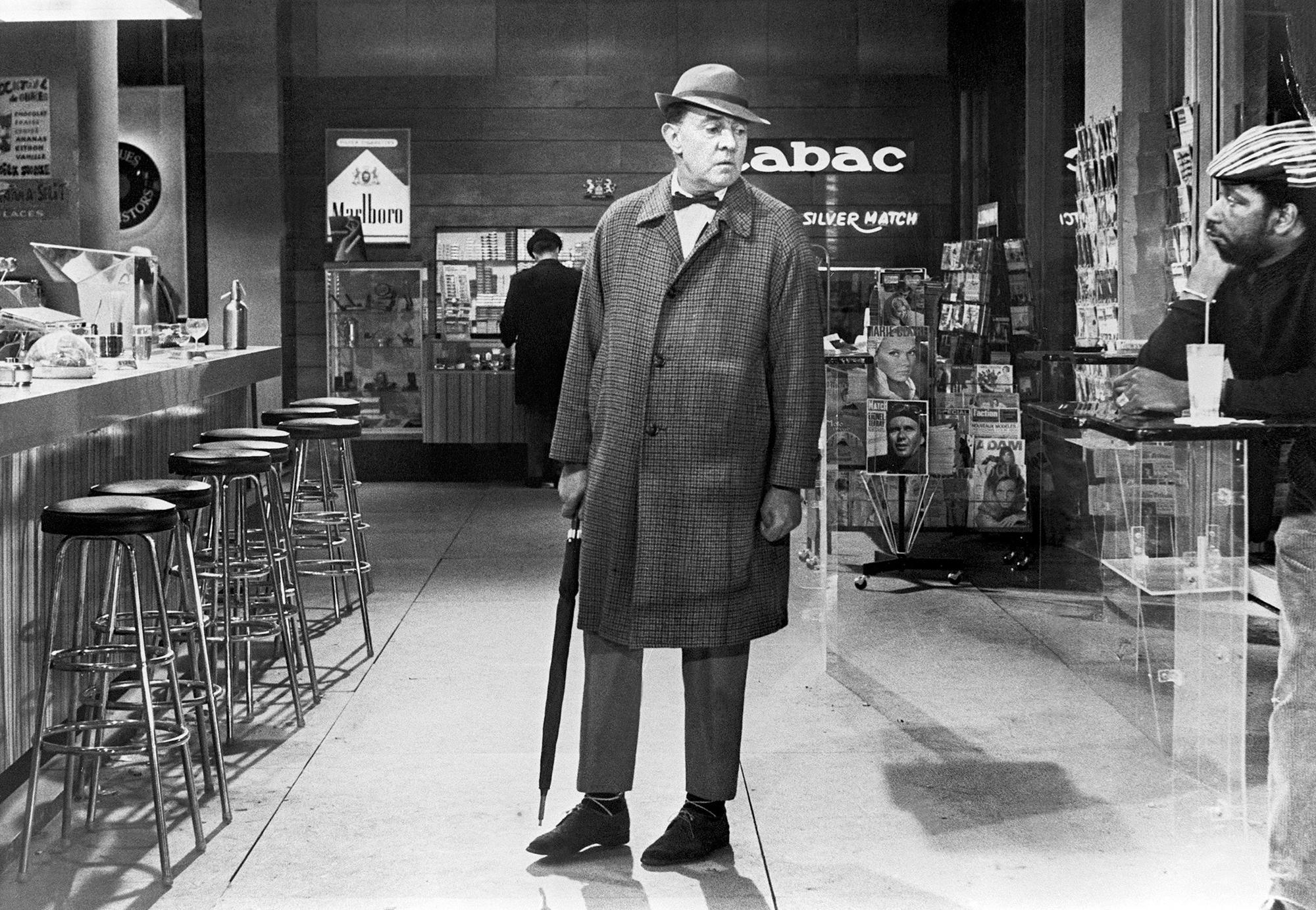 L'acteur et réalisateur Jacques Tati dans le film "Playtime". [AFP]