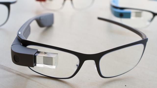 Les nouvelles lunettes connectées de Google. [AP Photo/keystone - John Minchillo]