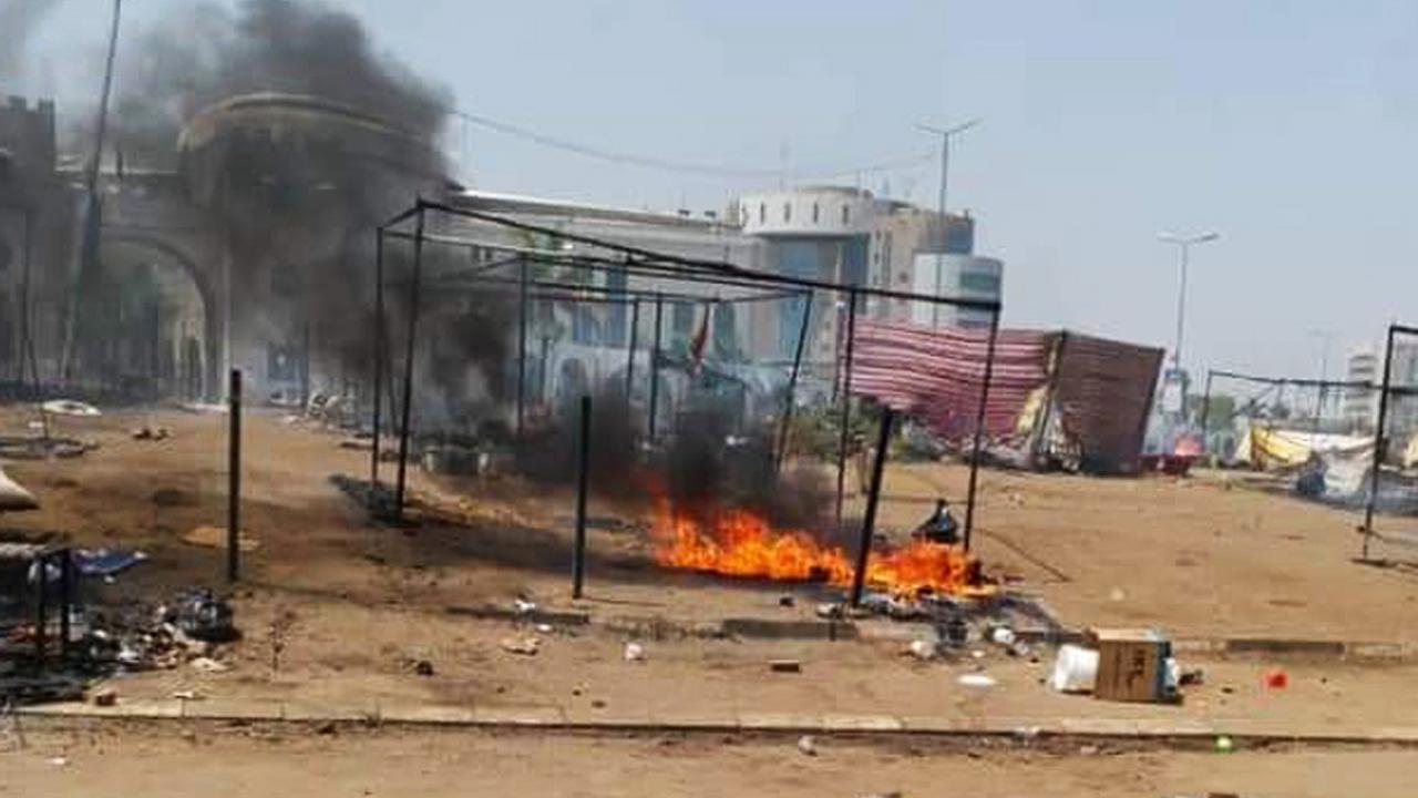 La contestation enfle encore au Soudan. [Keystone - EPA/Marwan ali alternative crop of]