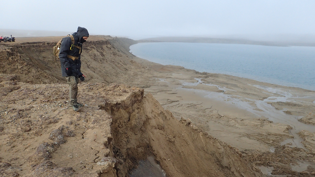 Effondrement du permafrost du Lac Angus. [RTS]