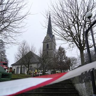 Les pompiers en intervention lors de l'incendie de l'église de Herzogenbuchsee (BE), le 24 décembre 2019. [Keystone - Adrian Reusser]