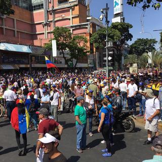 Deux manifestations ont eu lieu en parallèle samedi à Caracas: l’une, convoquée par le président autoproclamé Juan Guaido et l’autre par le régime de Nicolas Maduro. [RTS - Anouk henry]