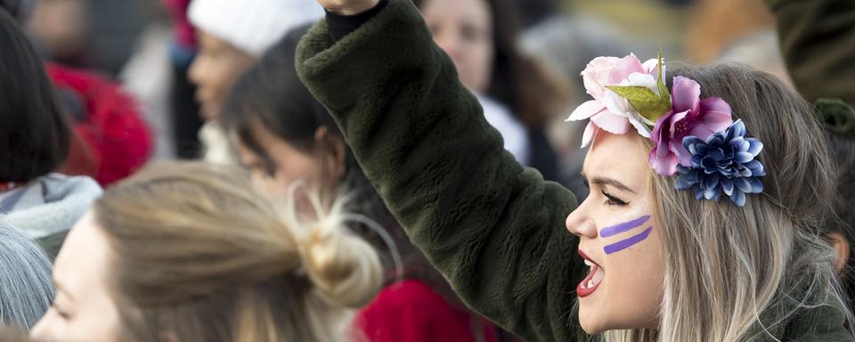 Plus de 2000 personnes ont défilé à Lausanne contre les violences sexistes [Keystone - Laurent Gillieron]