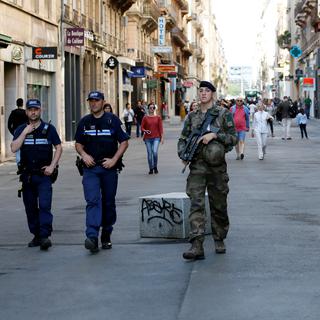 L'auteur de l'attaque au colis piégé est activement recherché à Lyon. [Reuters - Emmanuel Foudrot]
