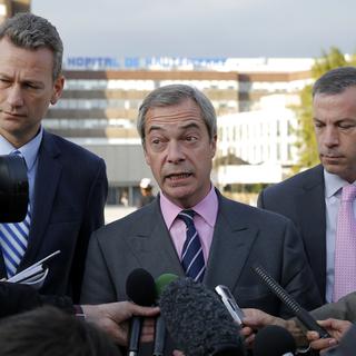 Nathan Gill, Nigel Farage et Hermann Kelly, membres du parti UKIP. [Reuters - Vincent Kessler]