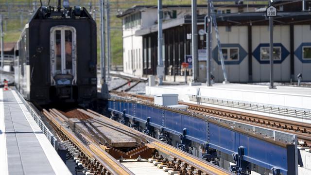 La rampe d'écartement des bogies réalisée en gare de Zwisimmen. [Keystone - Anthony Anex]