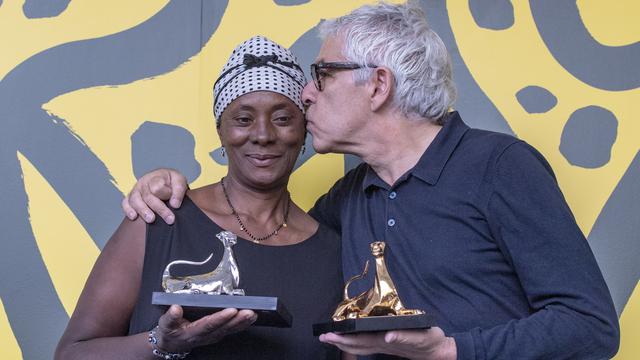 "Vitalina Varela" du réalisateur portugais Pedro Costa a reçu le Léopard d'or samedi au 72e Festival de Locarno. L'actrice Vitalina Varela reçoit aussi le prix de la meilleure actrice. [Keystone - Urs Flueeler]