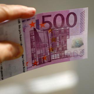 Un billet de 500 euros. [Reuters - Leonhard Foeger]