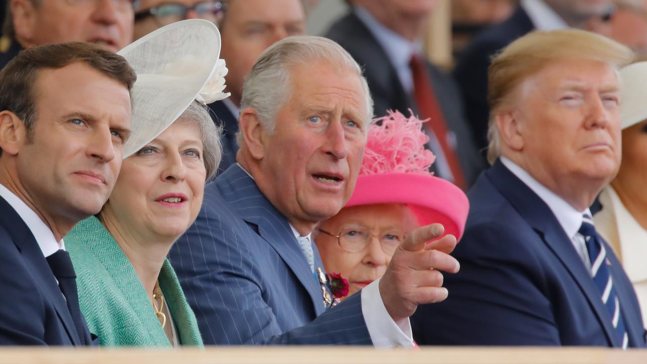 Emmanuel Macron, Theresa May, le Prince Charles, la Reine Elizabeth II et Donald Trump ont assisté aux commémorations du 75e anniversaire du Débarquement de Normandie, à Portsmouth (GB). [AFP - Tolga Akmen]