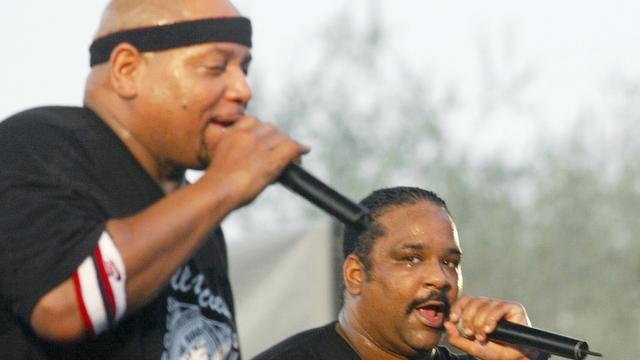 Deux des membres du groupe américain Sugarhill Gang, au Nice Jazz Festival le 23 juillet 2005. [AFP - JACQUES MUNCH]