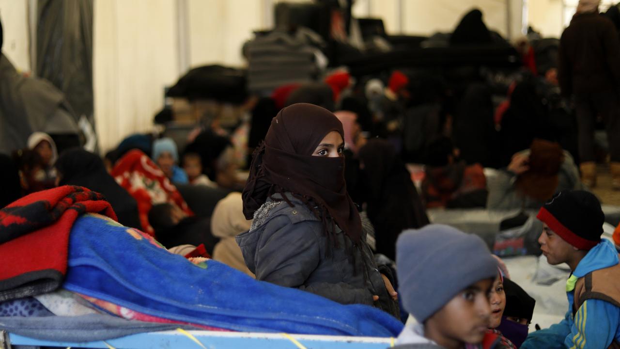 Les réfugiés souffrent du froid dans le camp d'al-Hol, dans le nord-est syrien. [AFP - Delil Souleiman]