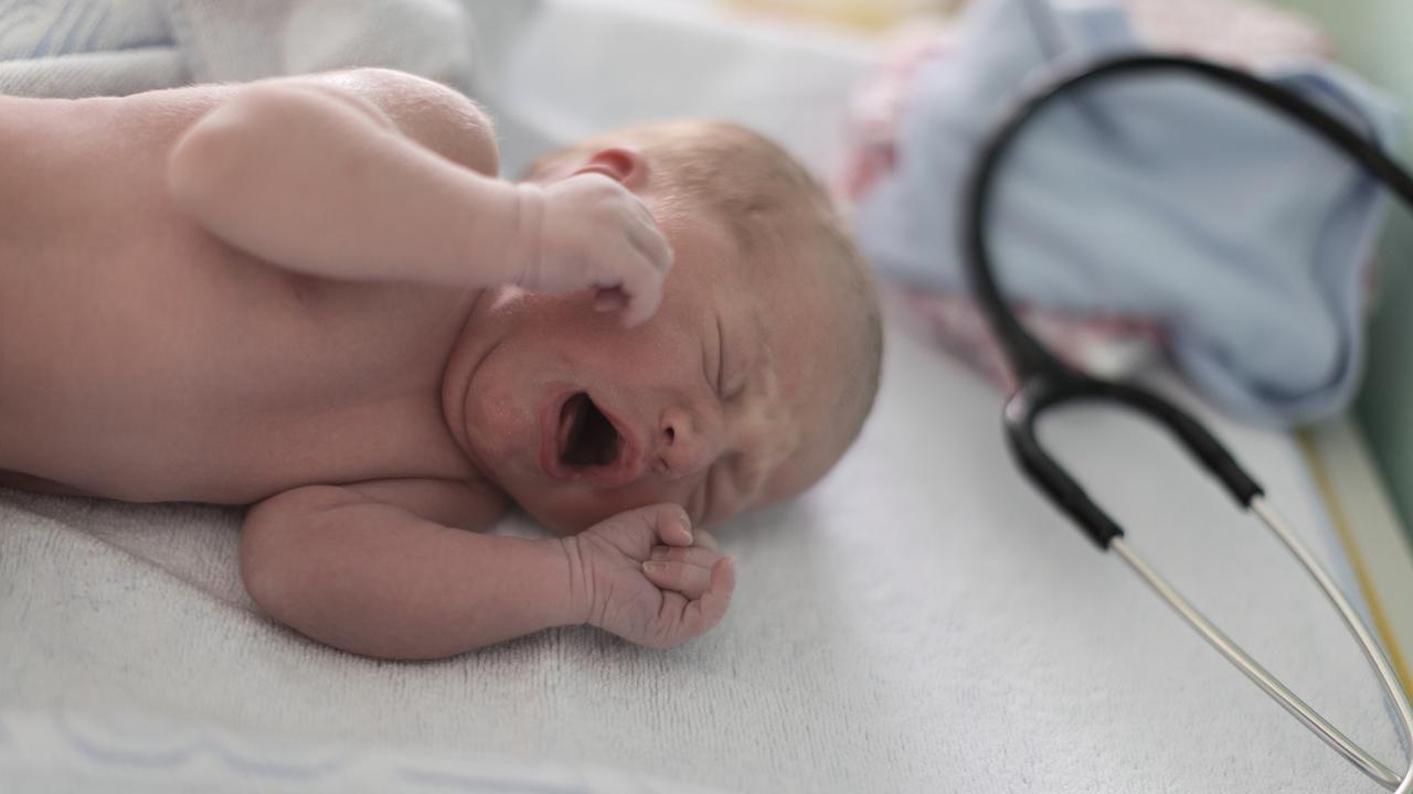 Un bébé né à la maternité de l'Hôpital Triemli à Zurich. [Keystone - Gaetan Bally]