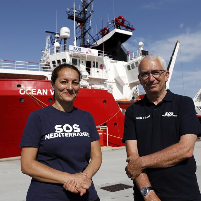 L'Ocean Viking, qui remplace l'Aquarius forcé de cesser ses opérations de sauvetage de migrants en décembre 2018, a quitté le port français de Marseille dimanche soir vers 22 heures pour effectuer sa première mission en mer Méditerranée. [KEYSTONE - SEBASTIEN NOGIER]