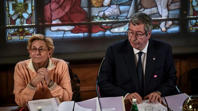 Isabelle et Patrick Balkany à Levallois-Perret, ce 15 avril 2019. [AFP - STEPHANE DE SAKUTIN]