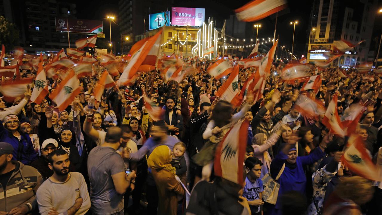 Au Liban, des manifestants de tout le pays convergent vers Tripoli. [AFP - Ibrahim Chalhoub]