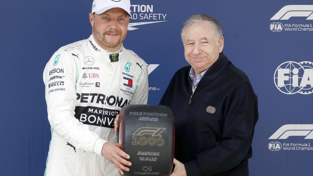 Valtteri Bottas a reçu un prix spécial de la part de Jean Todt, président de la Fédération internationale de l'automobile.