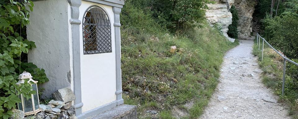 L’Ermitage de Longeborgne est niché en pleine nature juste au-dessus de Bramois en Valais. [RTSinfo - Yves Terrani]