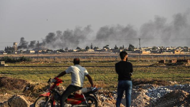 L'offensive turque contre les Kurdes en Syrie pousse les civils à fuir. [EPA-Keystone - Sedat Suna]