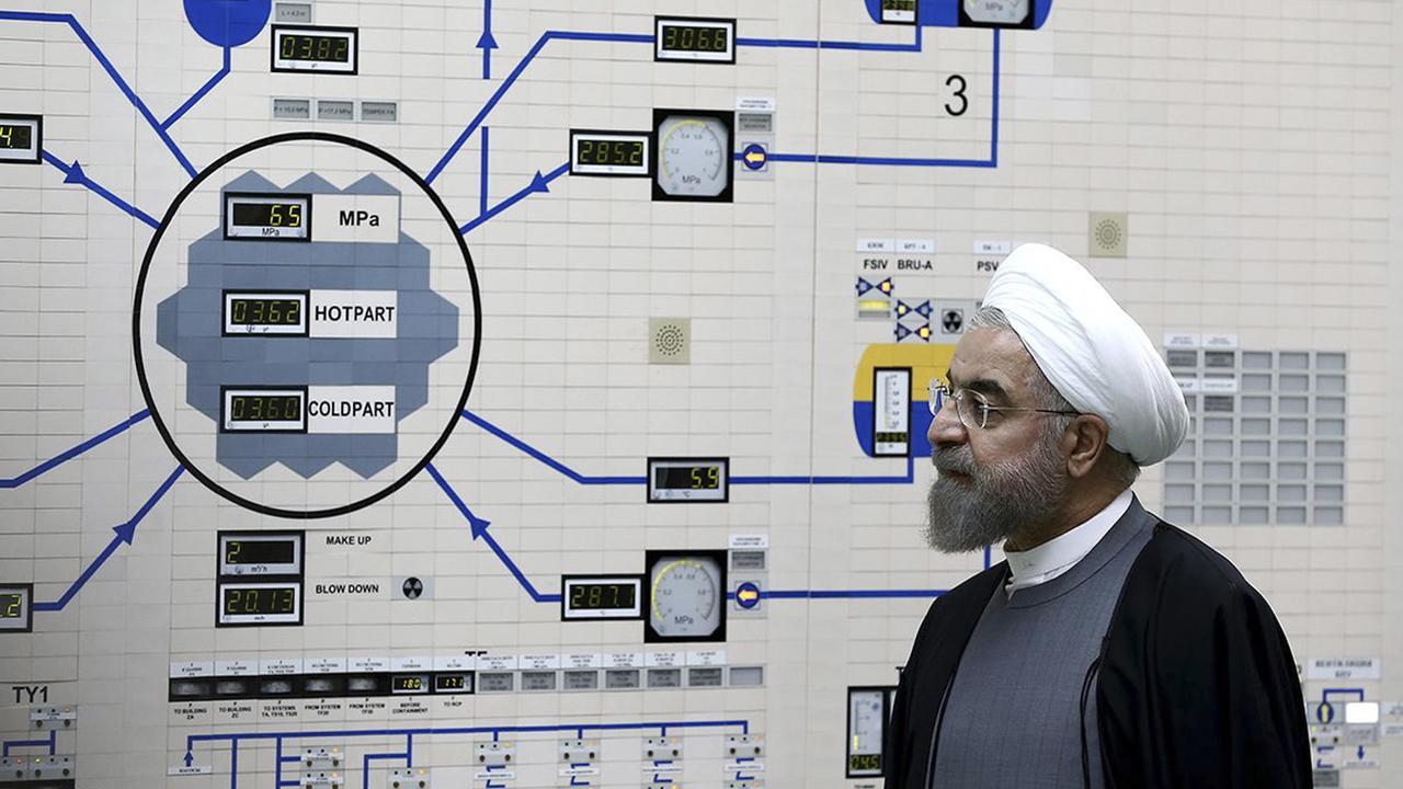 L'Iran a annoncé avoir dépassé la limite imposée à ses réserves d'uranium enrichi. [Keystone - AP Photo/Iranian Presidency Office, Mohammad Berno]