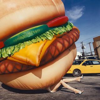 David LaChapelle, "Death By Hamburger". [Galerie des Bains - David LaChapelle]