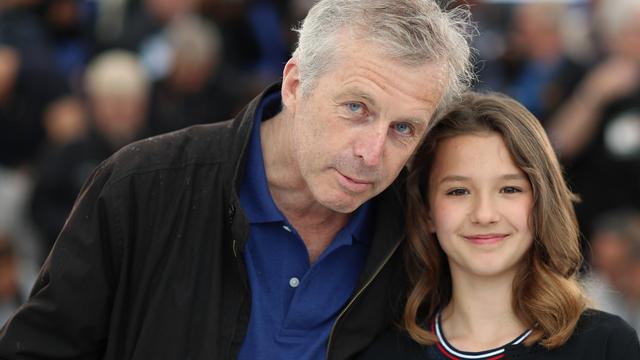 Le réalisateur Bruno Dumont et l'actrice française Lise Leplat-Prudhomme lors du 72e Festival de Cannes le 18 mai 2019. [AFP - Valéry Hache]