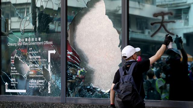 Les affrontements se poursuivent à Hong Kong. [Reuters - Athit Perawongmetha]