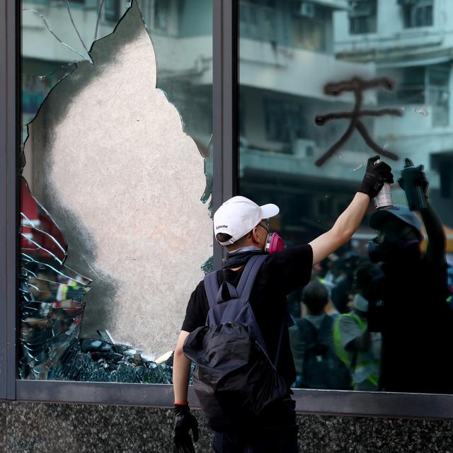 Les affrontements se poursuivent à Hong Kong. [Reuters - Athit Perawongmetha]