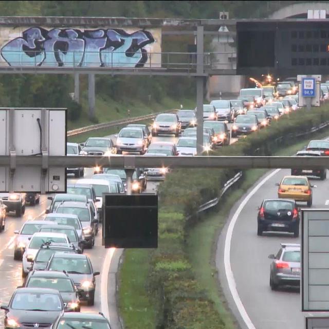 Le Conseil fédéral veut des autoroutes à 6 voies. L'axe Lausanne-Genève est concerné. Critiques du côté des verts.