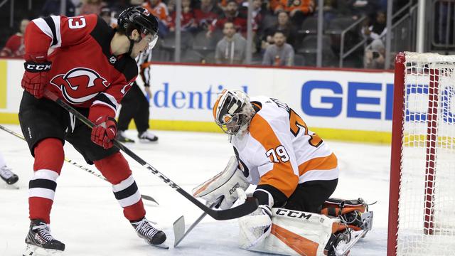 Hischier a marqué un très joli but face aux Flyers. [Julio Cortez]