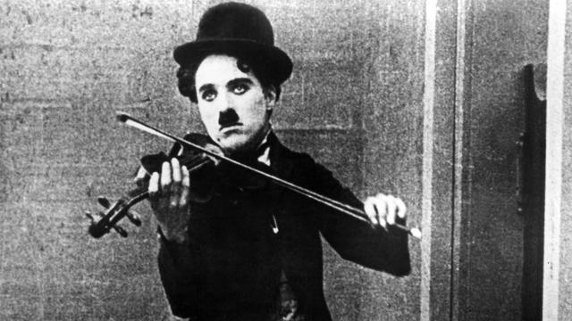 Charlie Chaplin dans "Le Vagabond". [AFP - LONE STAR CORPORATION / COLLECTION CHRISTOPHEL]