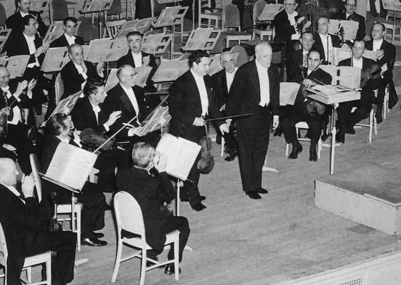 Lors de sa première tournée américaine en 1952, Grumiaux joue à Boston sous la direction du chef suisse Ernest Ansermet. [MW éditions]