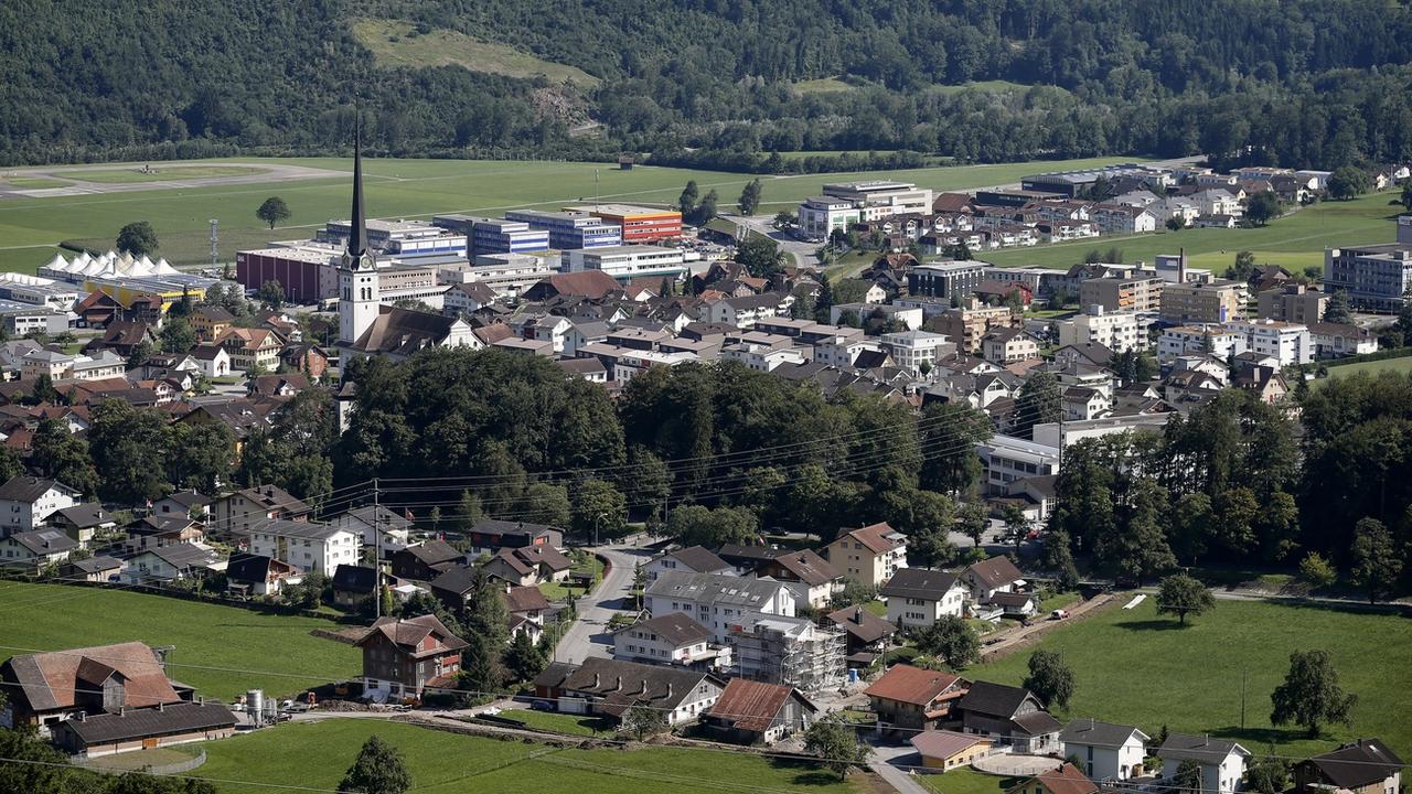 La paroisse d'Alpnach (OW) refuse que Swisscom installe une antenne dans son clocher. [Keystone - Alexandra Wey]