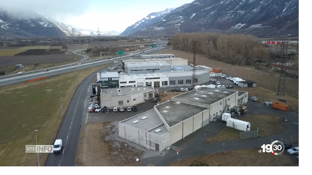 L'abattoir de Martigny dénoncé par les antispécistes. [RTS]