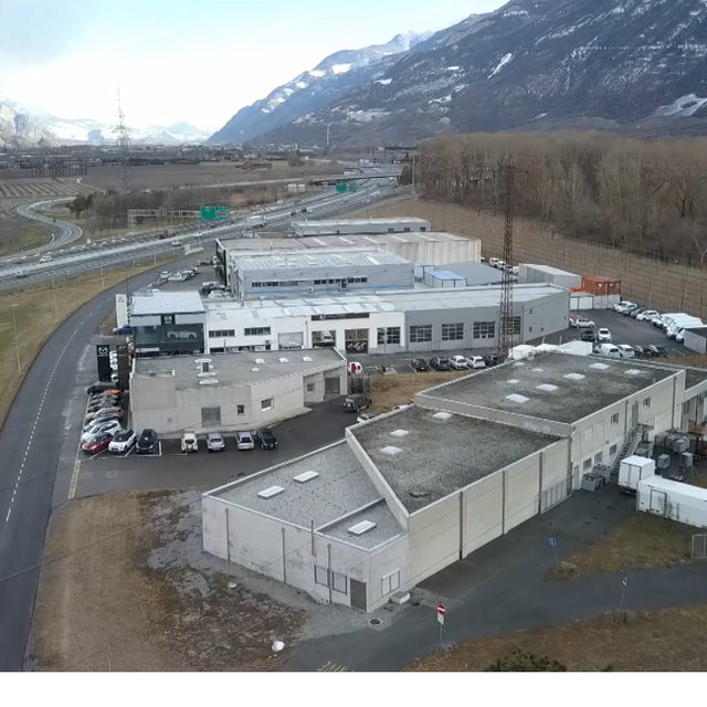 L'abattoir de Martigny dénoncé par les antispécistes. [RTS]