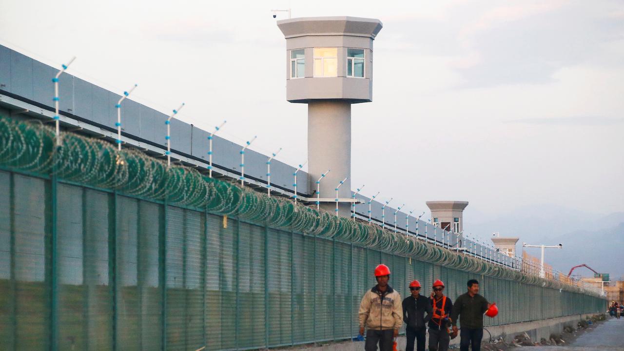 Un camp de redressement dans la province chinoise du Xinjiang. [China Reuters - Thomas Peter]