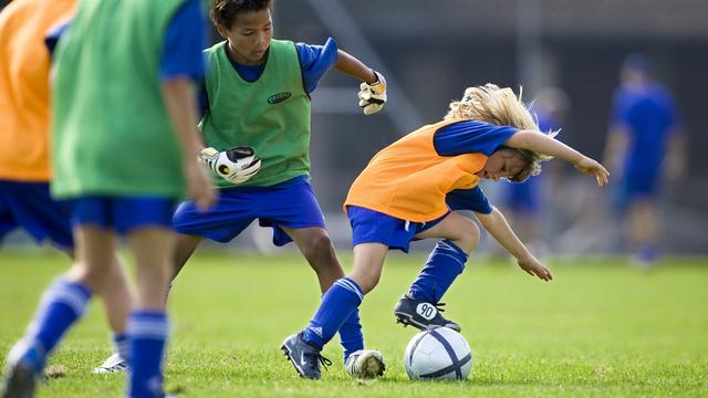 J+S propose des cours et des camps dans près de 70 sports et disciplines. Près de 80'000 cours ou camps ont lieu chaque année. [Keystone - Gaetan Bally]