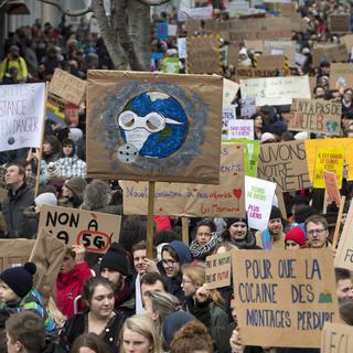 Manifestation des jeunes pour le climat en février à Lausanne. [Keystone - Laurent Gilliélron]